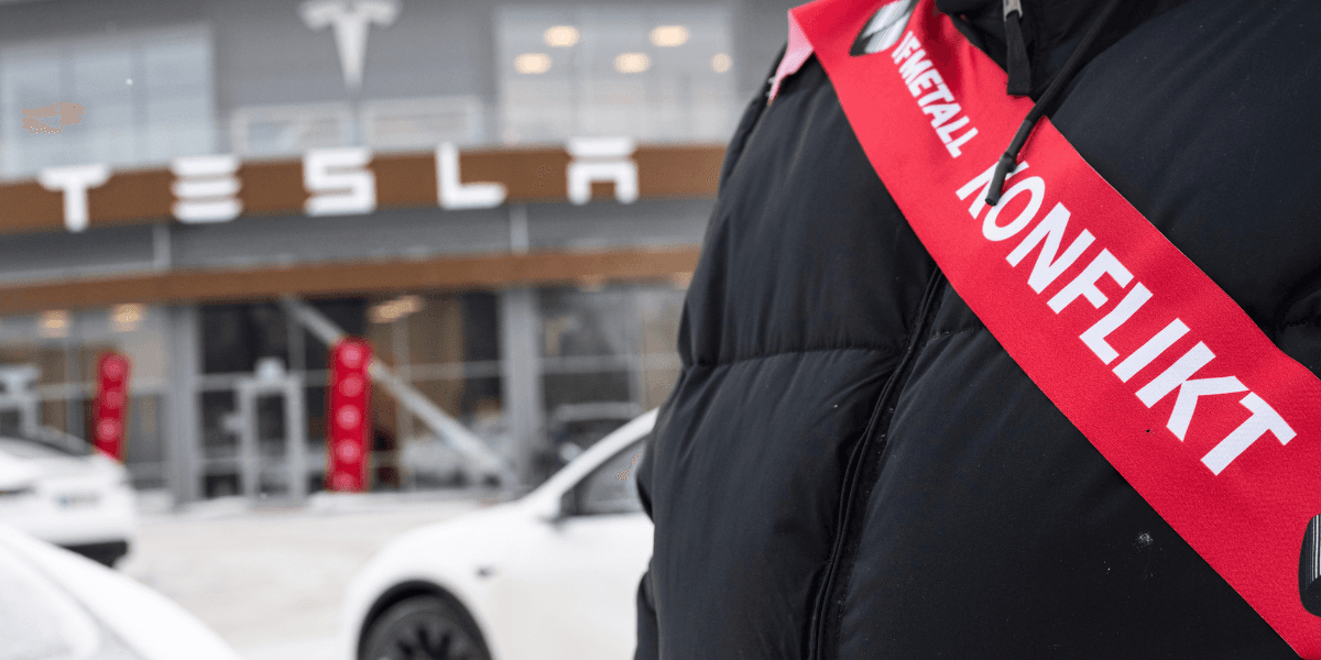 Mitt i brinnande strejk är nu Tesla polisanmält av fackförbundet elektrikerna. (Foto: Pontus Lundahl/TT)