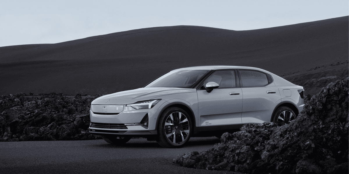 Polestar 2 får en liten make-over och längre räckvidd. Den är redo för 2025 minst sagt. (Foto: Polestar)