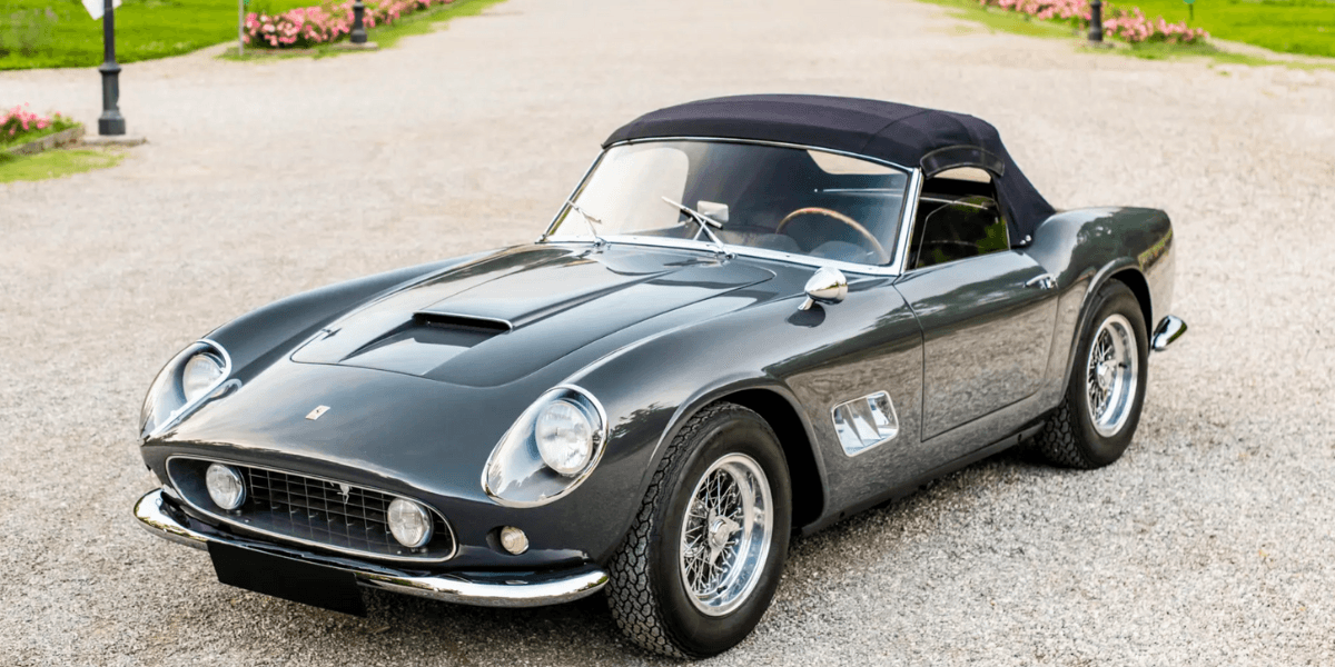 Ferrari 250 GT SWB California Spider, som kan komma upp i 233 km/h och kan accelerera från 0 till 100 km/h på sju sekunder. (Foto: Remi Dargegen, RM Sotheby's)