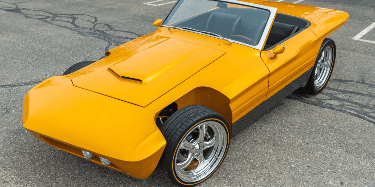 En väldigt unik design på denna. Kanske inte optimal på svenska vintervägar. (Foto: Mecum)