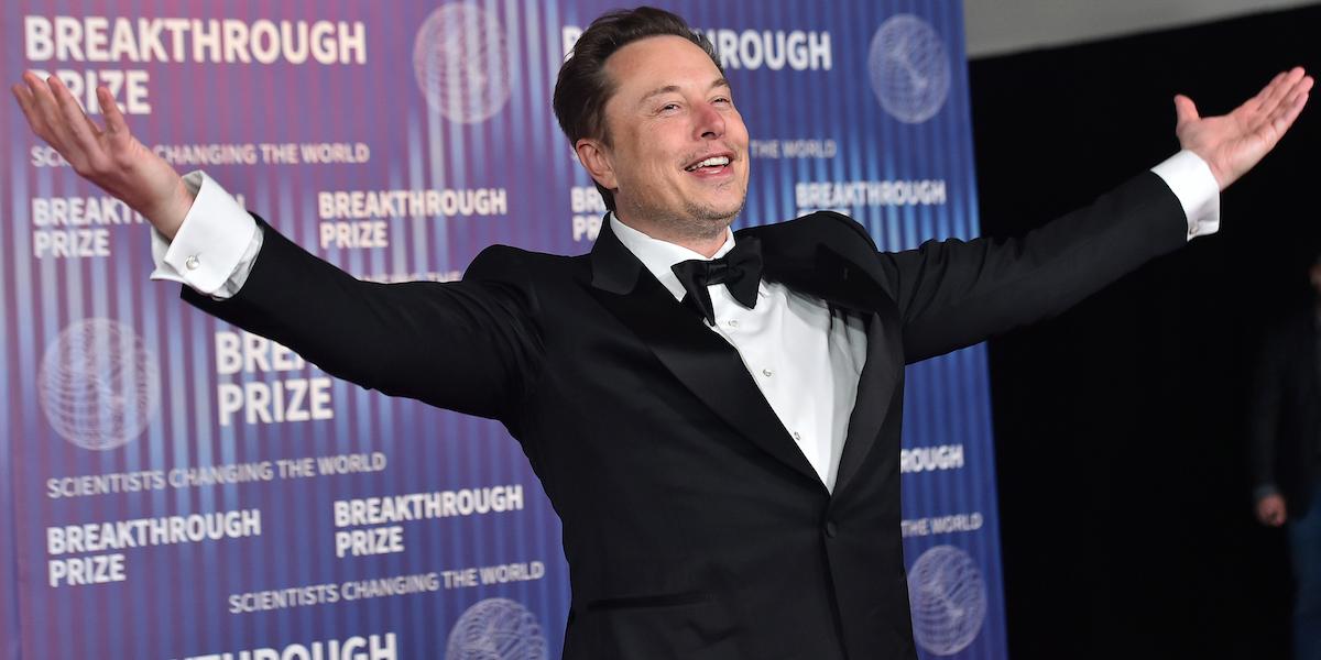 Det var lite av en kultstämning kring Musk under fredagens årsstämma