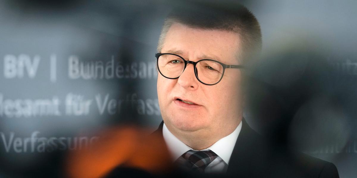 Enligt Thomas Haldenwang köper Ryssland spioner för att kompensera för de utvisade diplomaterna