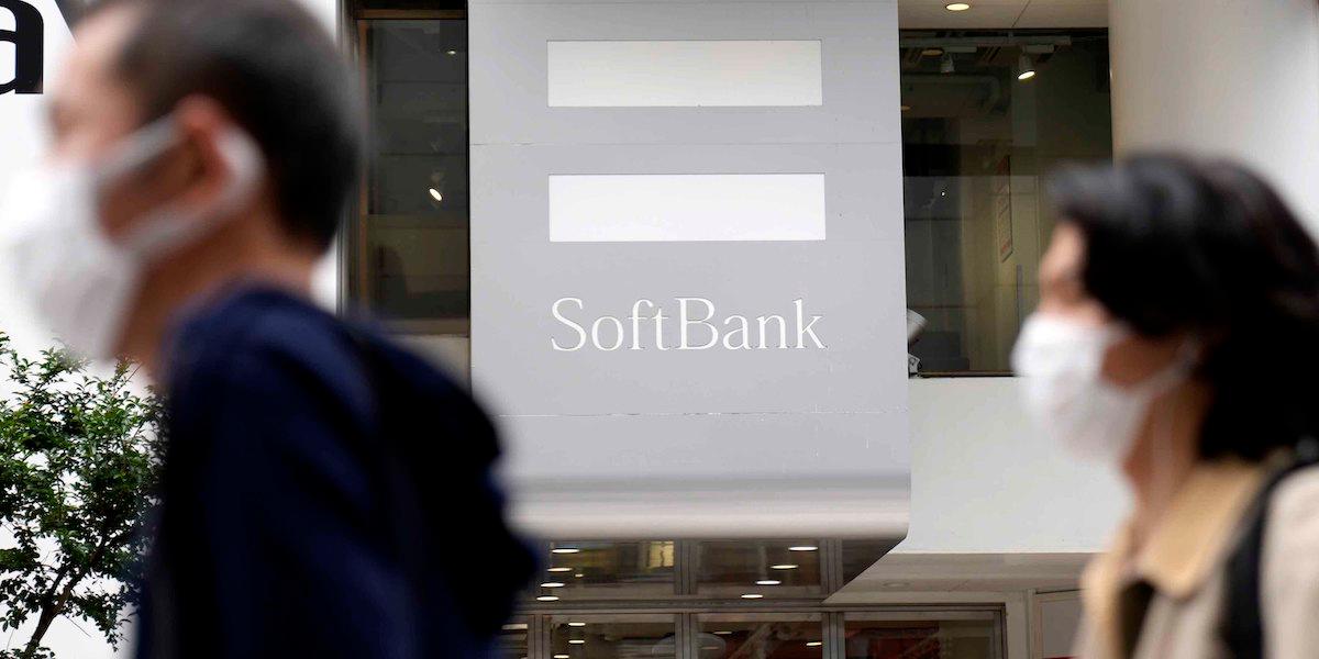 Softbank ska utveckla AI som är 10 000 gånger smartare än människor