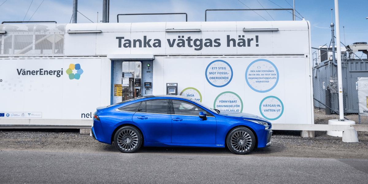Trots att fordonsbolagen satsar på förbränningsmotorer, vill de ställa om för klimatet med mer effektiva motorer och CO2-neutrala bränslen som grön vätgas och e-bränslen. Foto: Magnus Hjalmarson Neideman/SvD/TT)