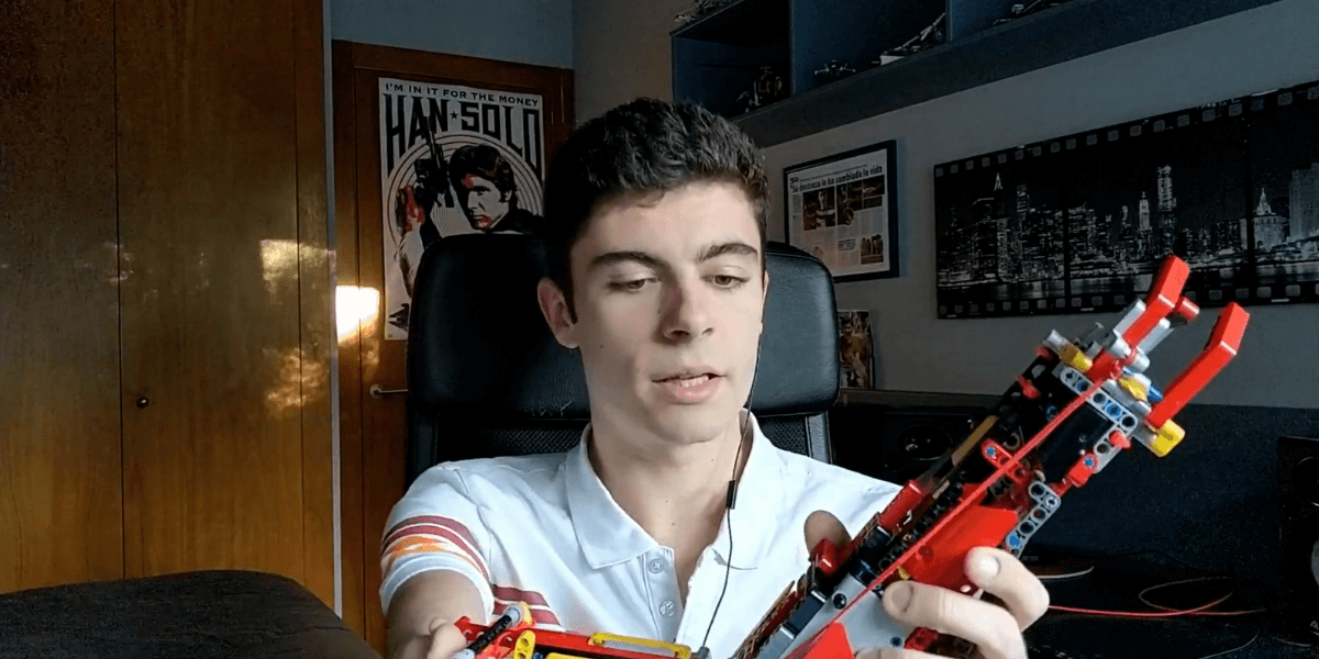 Lego-proteser som förändrar liv: Möt uppfinnaren David Aguilar som bygger proteser av Lego. (Foto: Davids Youtube)