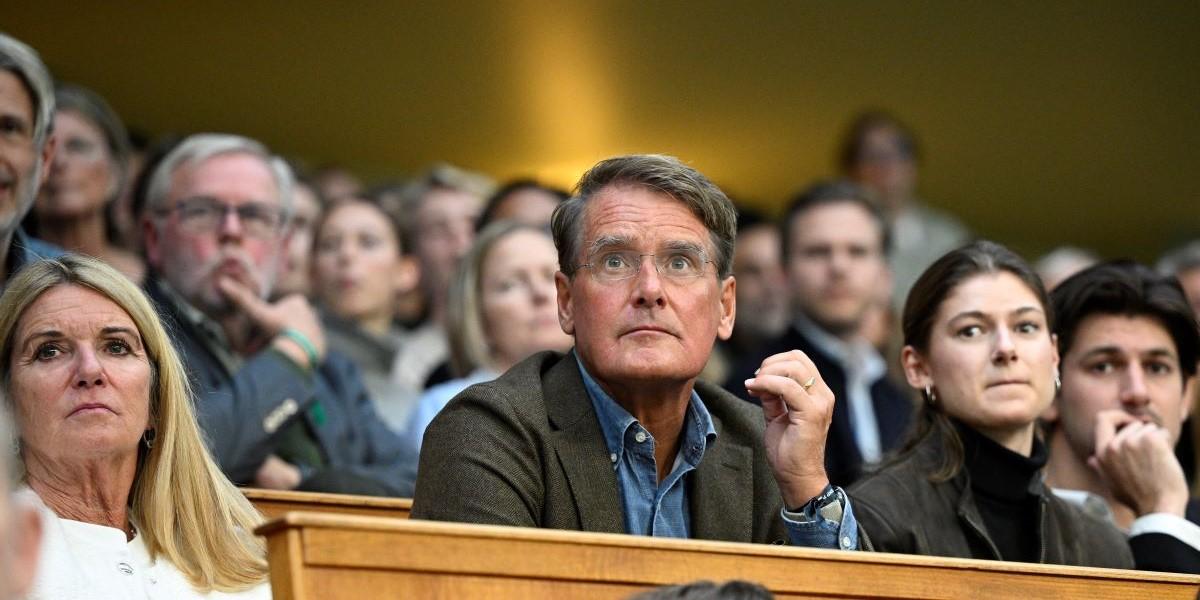 Christer Gardell stuvar om i brittiska Smith & Nephew