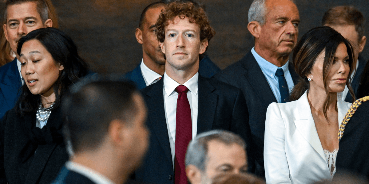 Efter allt Mark Zuckerberg gör så är det många som vill lämna Meta. (Foto: Kenny Holston/AP/TT)