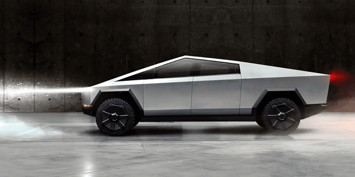 Teslas Cybertruck – en futuristisk pickup som väckte stor uppmärksamhet vid lanseringen, men som snabbt blivit symbolen för ett av bilvärldens största moderna fiaskon.(Foto: Tesla)
