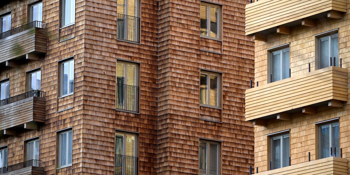 I vissa kommuner behöver du spara uppemot 7 000 kronor i månaden