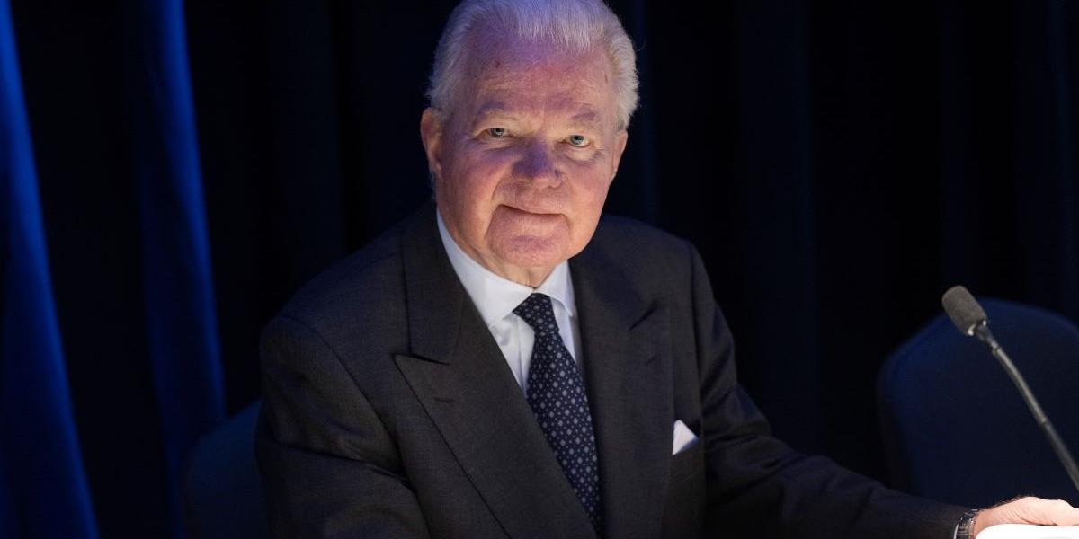 Ett av finansmannen Fredrik Lundbergs kärninnehav släpper rapport 16 april. Swedbank ser köpläge.