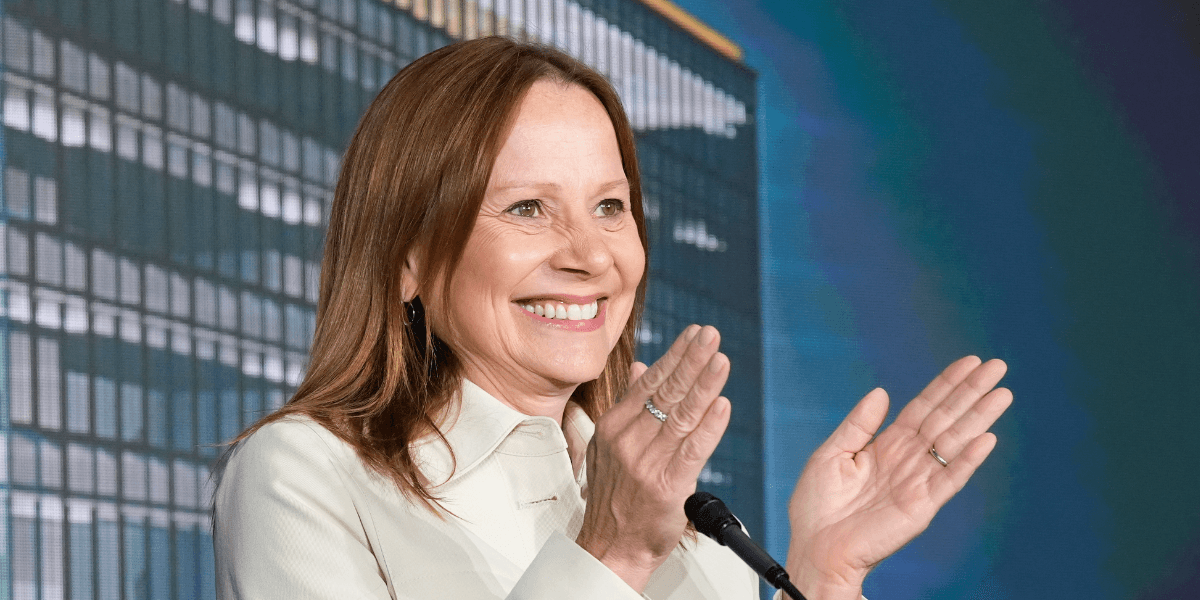 Mary Barra plockar ut en massiv utdelning. (Foto: Carlos Osorio/AP/TT)