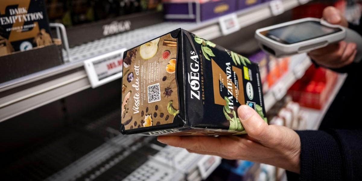 Kaffe är en av de varor som på egen hand bidragit till att den svenska inflationen har fortsatt upp.