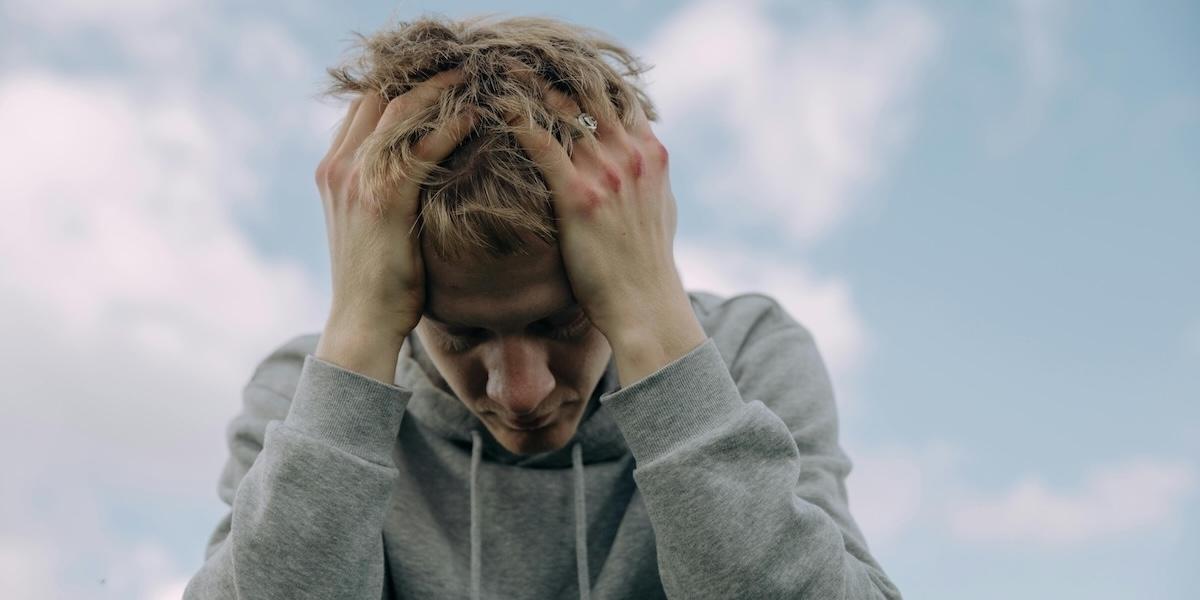 Ökad skärmtid leder till sämre sömn och depressioner hos unga.