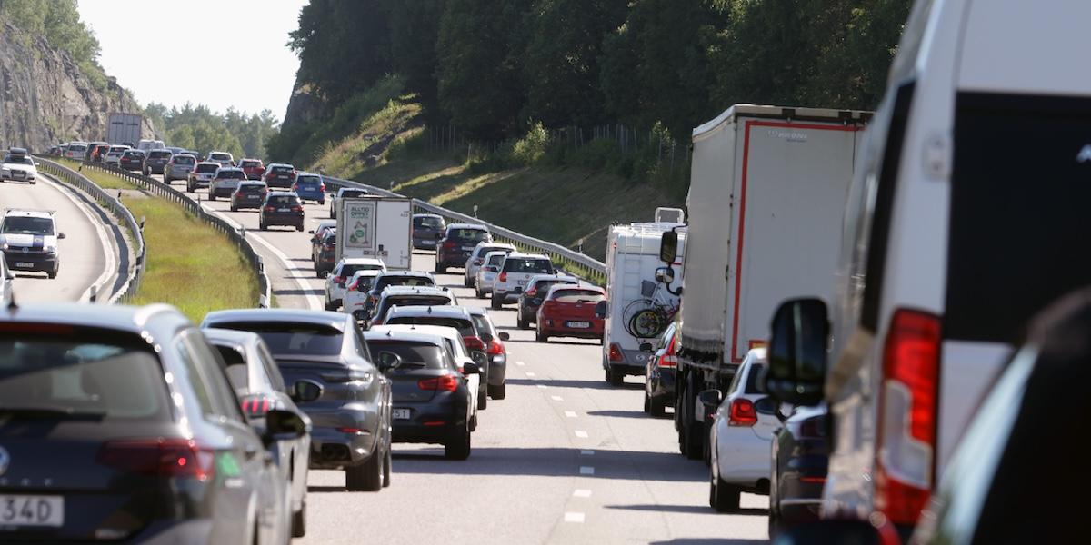 Stop-start-teknik stänger av motorn vid stillastående – men fel användning kan bli dyr, enligt experter. (Foto: Magnus Andersson / TT)