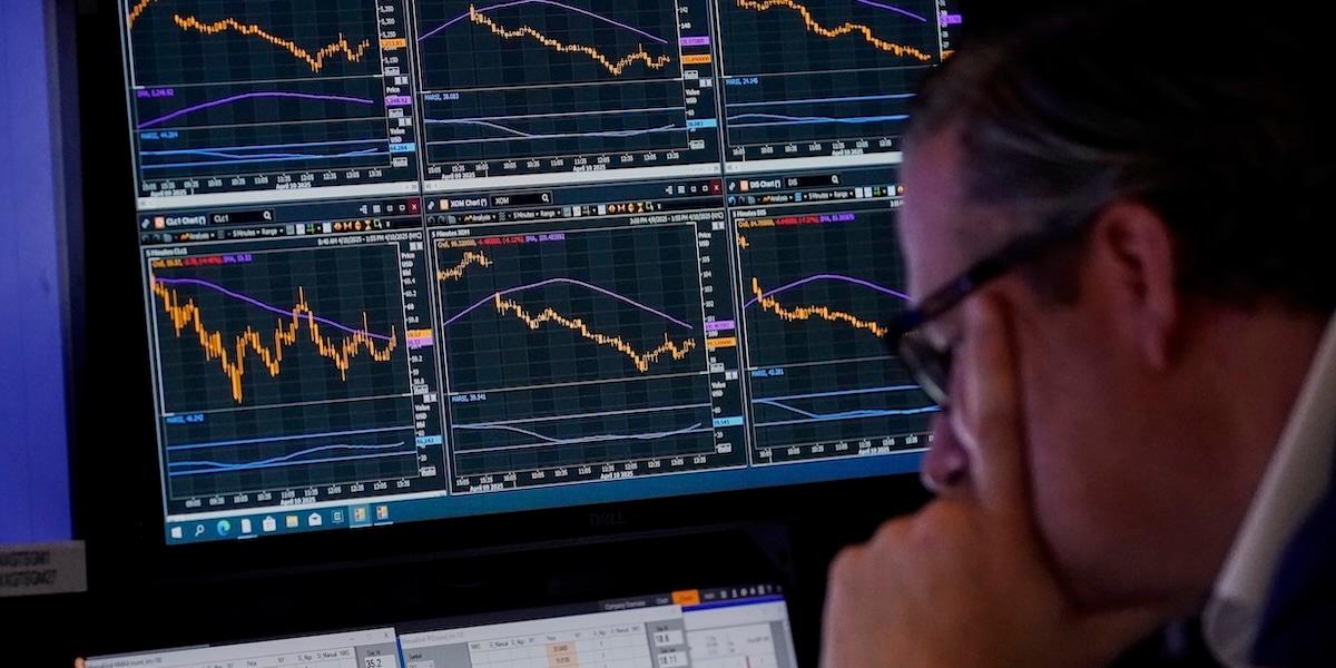 Investerare tappar förtroendet för Wall Street och då är det "cash is king" som gäller.