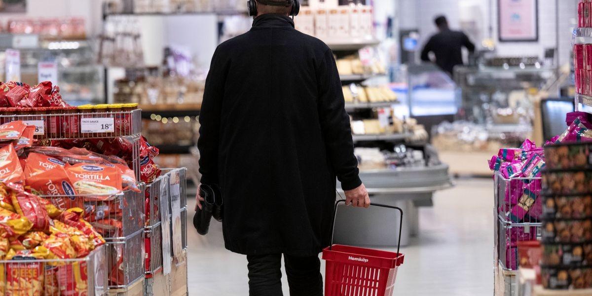 Handeln och åklagarna oeniga om belopp för stöld