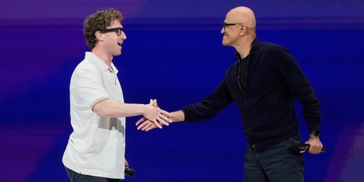 Det går bra för teknikjättarna Meta och Microsoft. På bilden syns Meta-chefen Mark Zuckerberg och Microsoft-vd:n Satya Nadella.