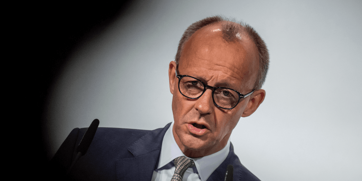 Friedrich Merz, Tysklands förbundskansler, pressas hårt av den tyska bilindustrin och driver på för en snabb handelsuppgörelse med USA.