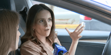Sydney Charlet, professionell bilsittare. (Foto: PIX11 News på Youtube)