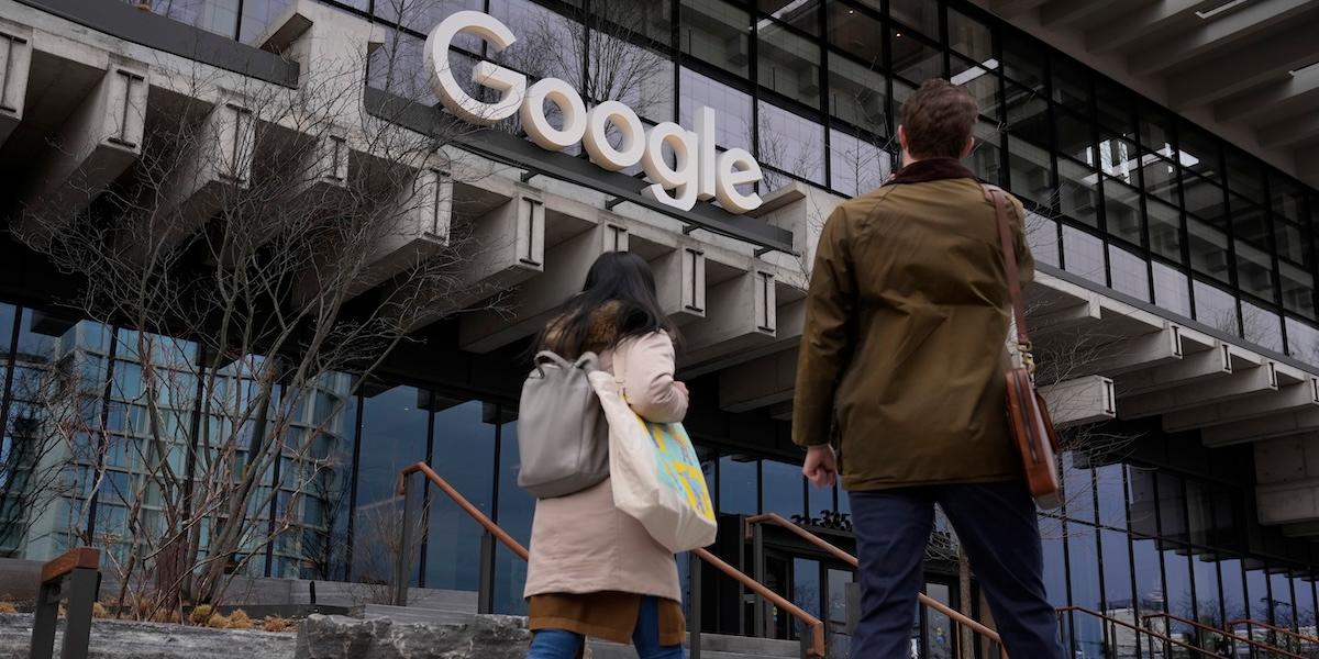 Googles huvudkontor i New York. En domare har stoppat kravet på tvångsförsäljning, vilket räddar miljardavtalet med Apple.