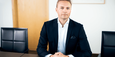 DNB Carnegies Karl Hedberg tycker det kan vara läge att ta hem lite vinst i försvarssektorn även om han tror på börsen i stort.