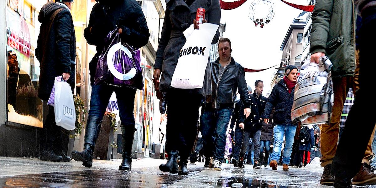 Många känner press inför julens kostnader, och impulsiva köp gör kontot tunnare än planerat.