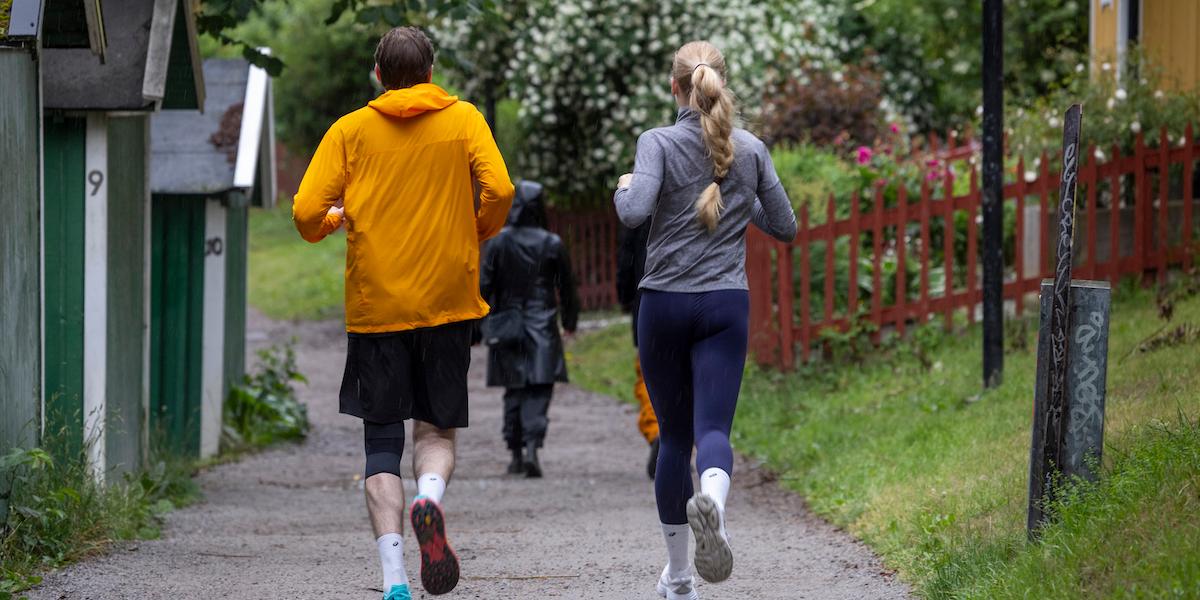 Personer som tränar utomhus