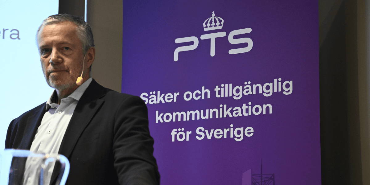Dan Sjöblom generaldirektör vid Post- och telestyrelsen (PTS) under en pressträff med anledning av de telefoner som inte kan nå nödnumret 112 via operatörens eget nät efter avveckling av 2G- och 3G-nät. (Foto: Fredrik Sandberg/TT)