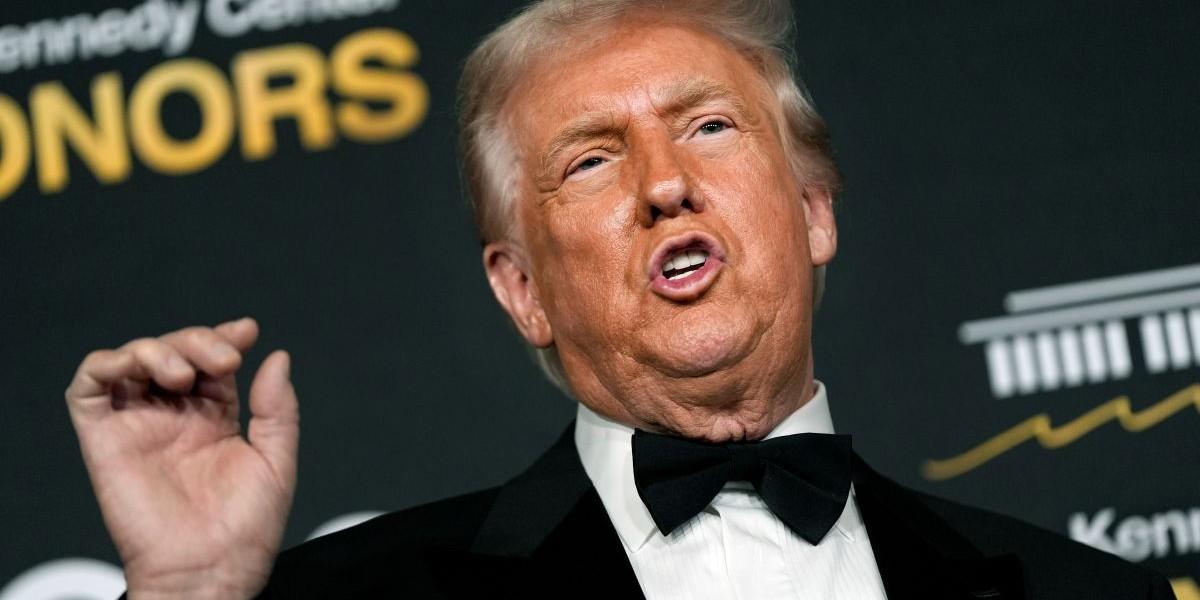 Trump vill slå in en kil mellan Zelenskyj och Ukrainas folk