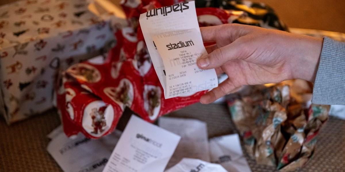 Så mycket handlar vi julklappar för i år