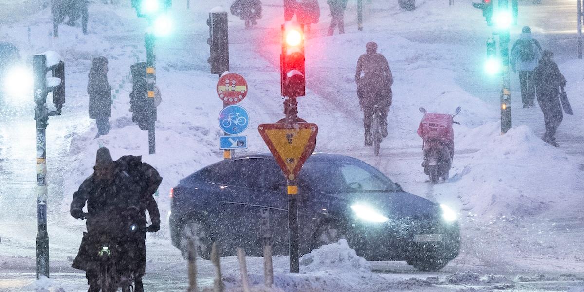 Körde för långsamt i elbil – stoppad av polis