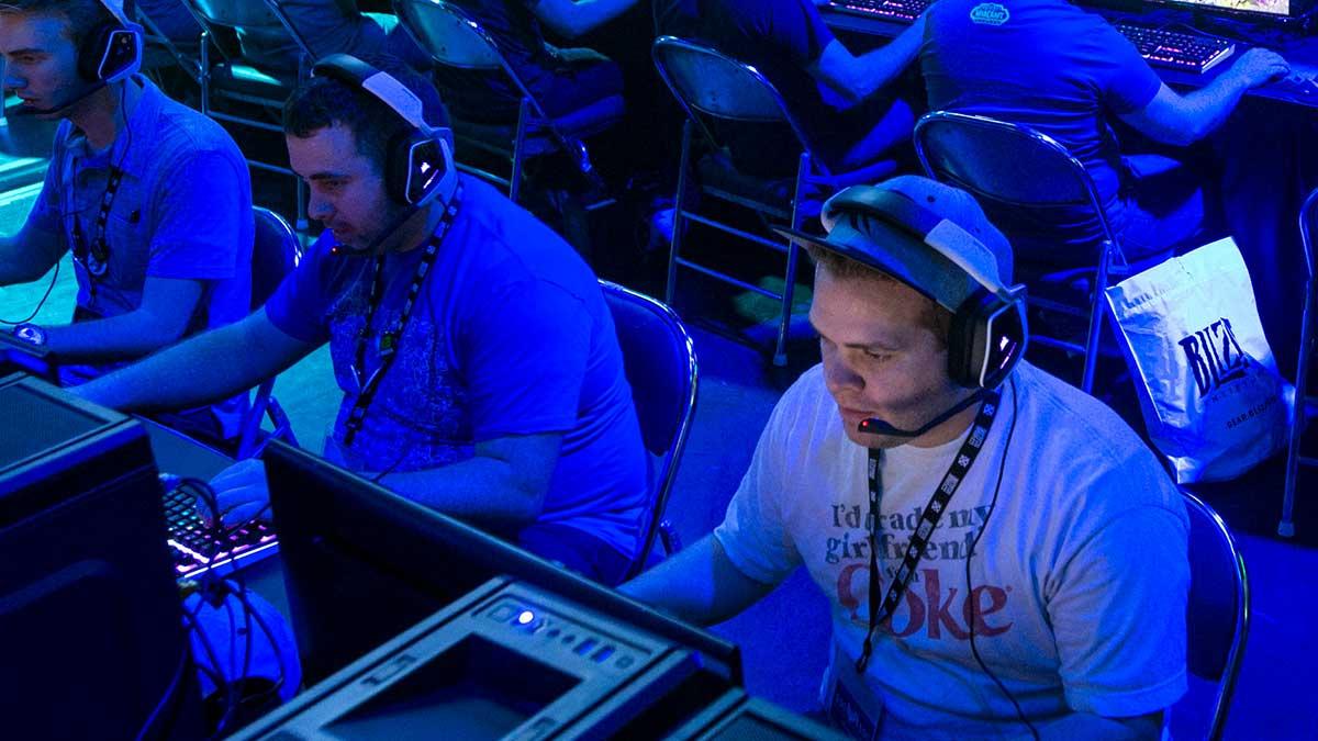 Sedan lanseringen av Fortnite i somras har spelet tagit alla med storm och inneburit att etablerade aktörer som Activision Blizzard tappat miljarder i börsvärde. (Foto: TT)