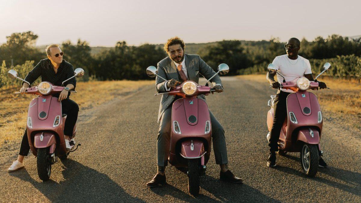 Ytterligare ett superkändisvin - Post Malone (i mitten) lanserar en rosé. Till vänster James Morrissey och till höger Dre London. (Foto: Greg Reego / E & J Gallo)