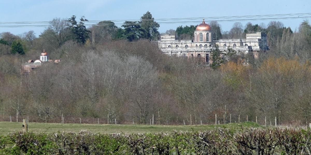 Spökslottet Hamilton Palace förfaller numera allt mer.