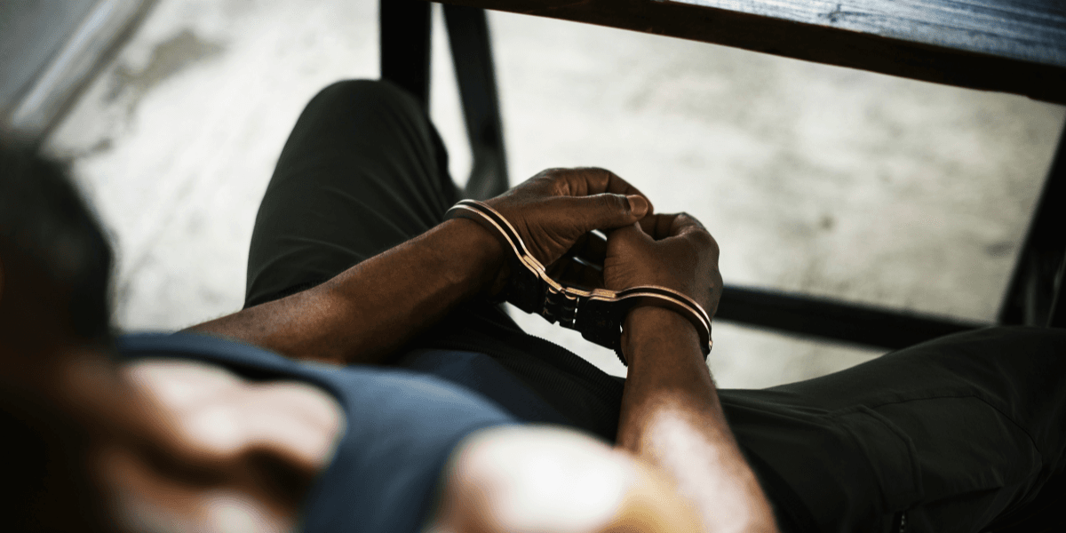 En 19-åring och en 18-åring har arresterats för grova cyberbrott. (Foto: Curated Lifestyle For Unsplash+)